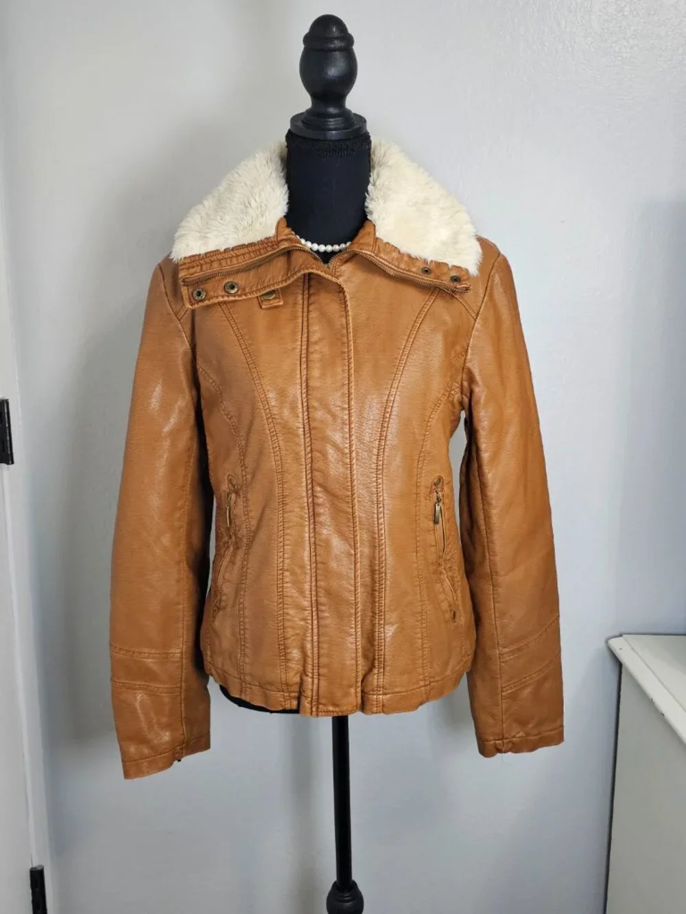 NEW Giacca Vegan Leather Khaki Sherpa Lining Women's Jacket - Size Medium - Picture 2 of 7